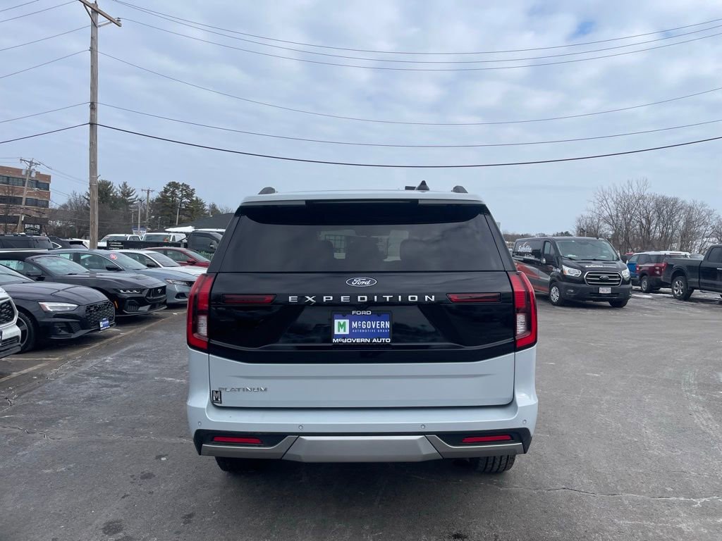 Used 2025 Ford Expedition Platinum image 4