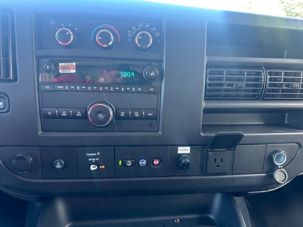 New 2025 Chevrolet Express 3500 Work Van w/ Power Convenience Package image 8