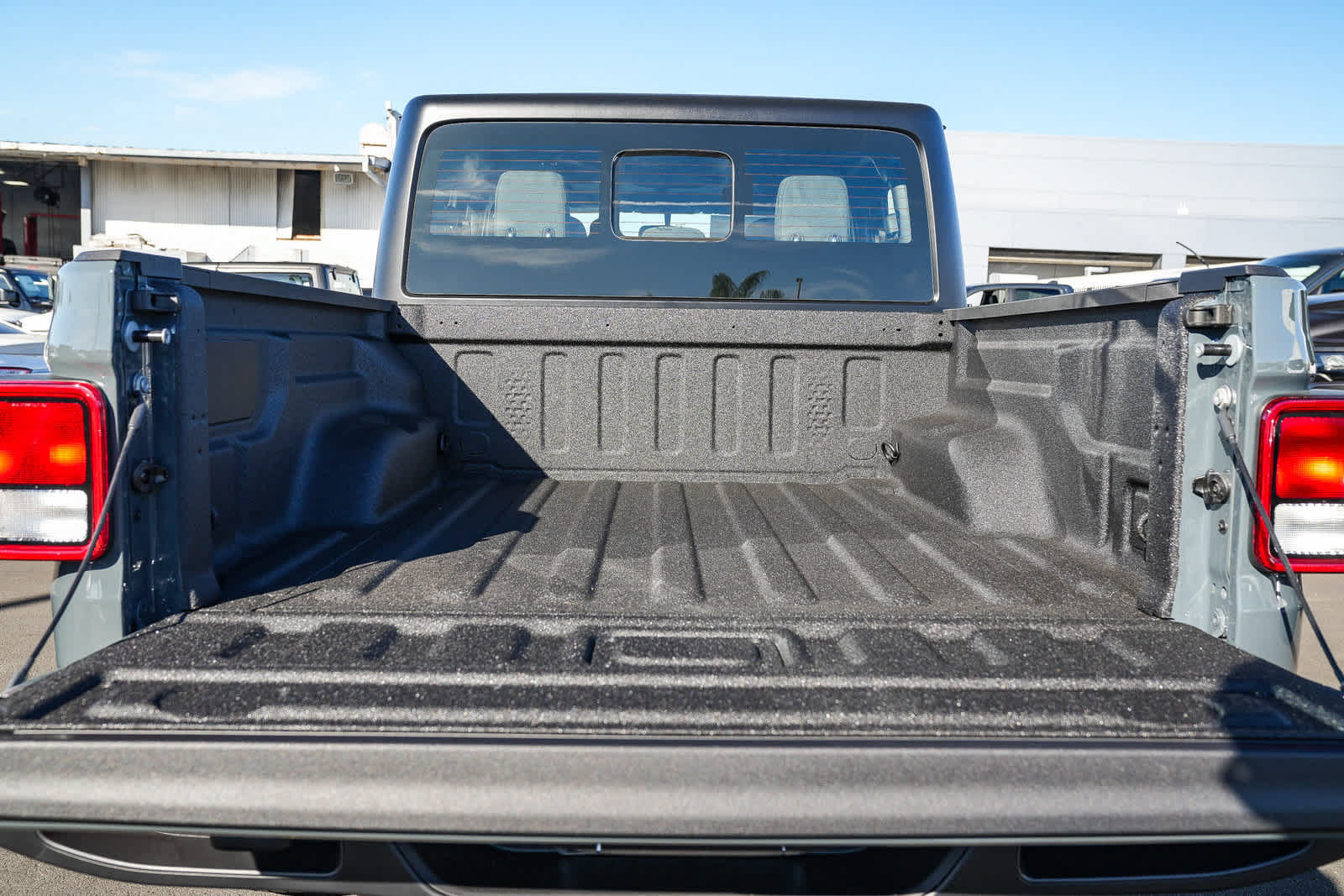 New 2026 Jeep Gladiator Sport AWD/4WD image 11
