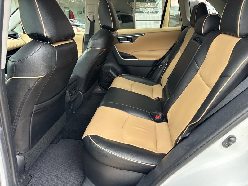 Used 2020 Toyota RAV4 XLE image 18