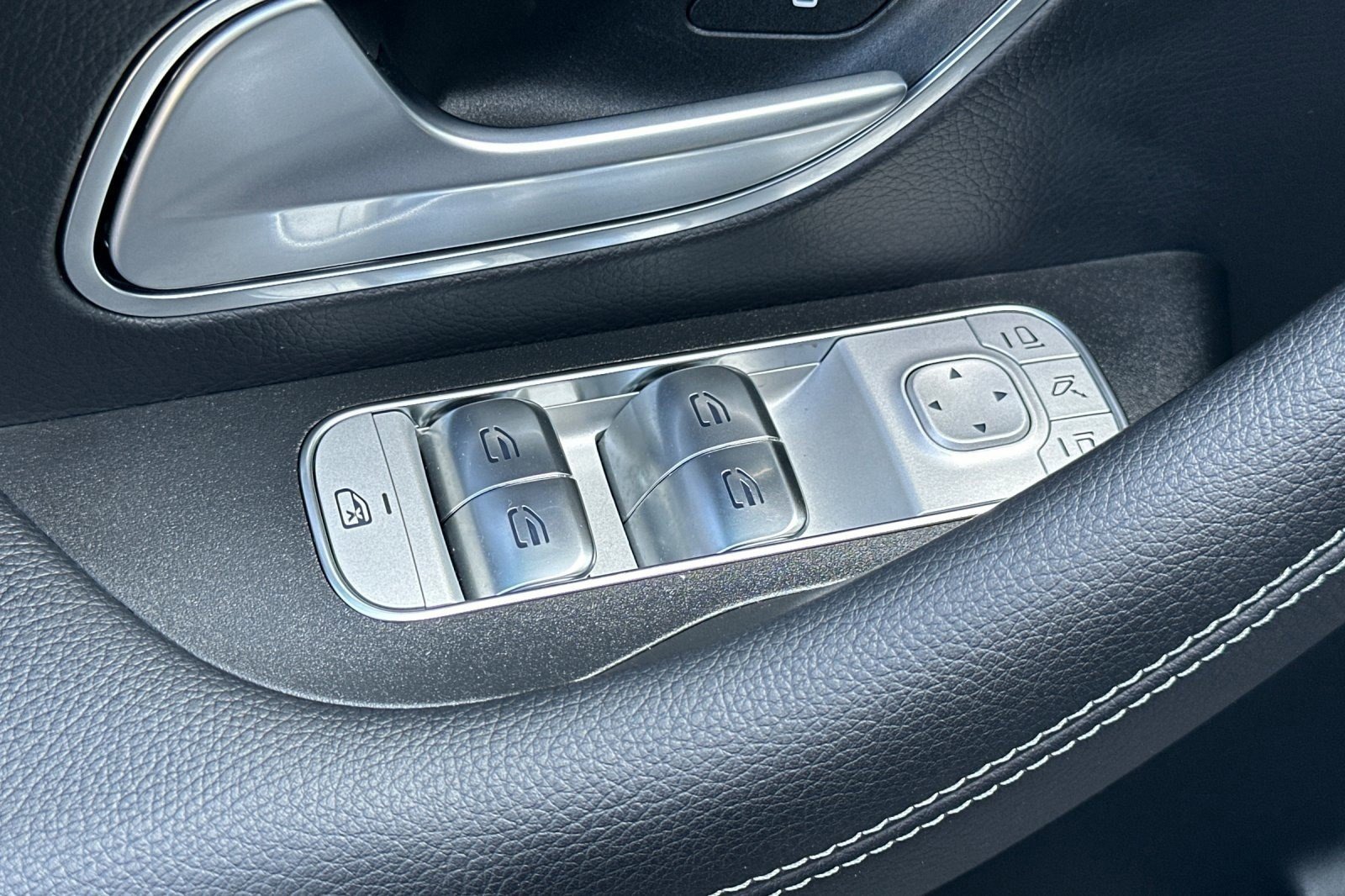 New 2025 Mercedes-Benz GLS 450 4MATIC image 13