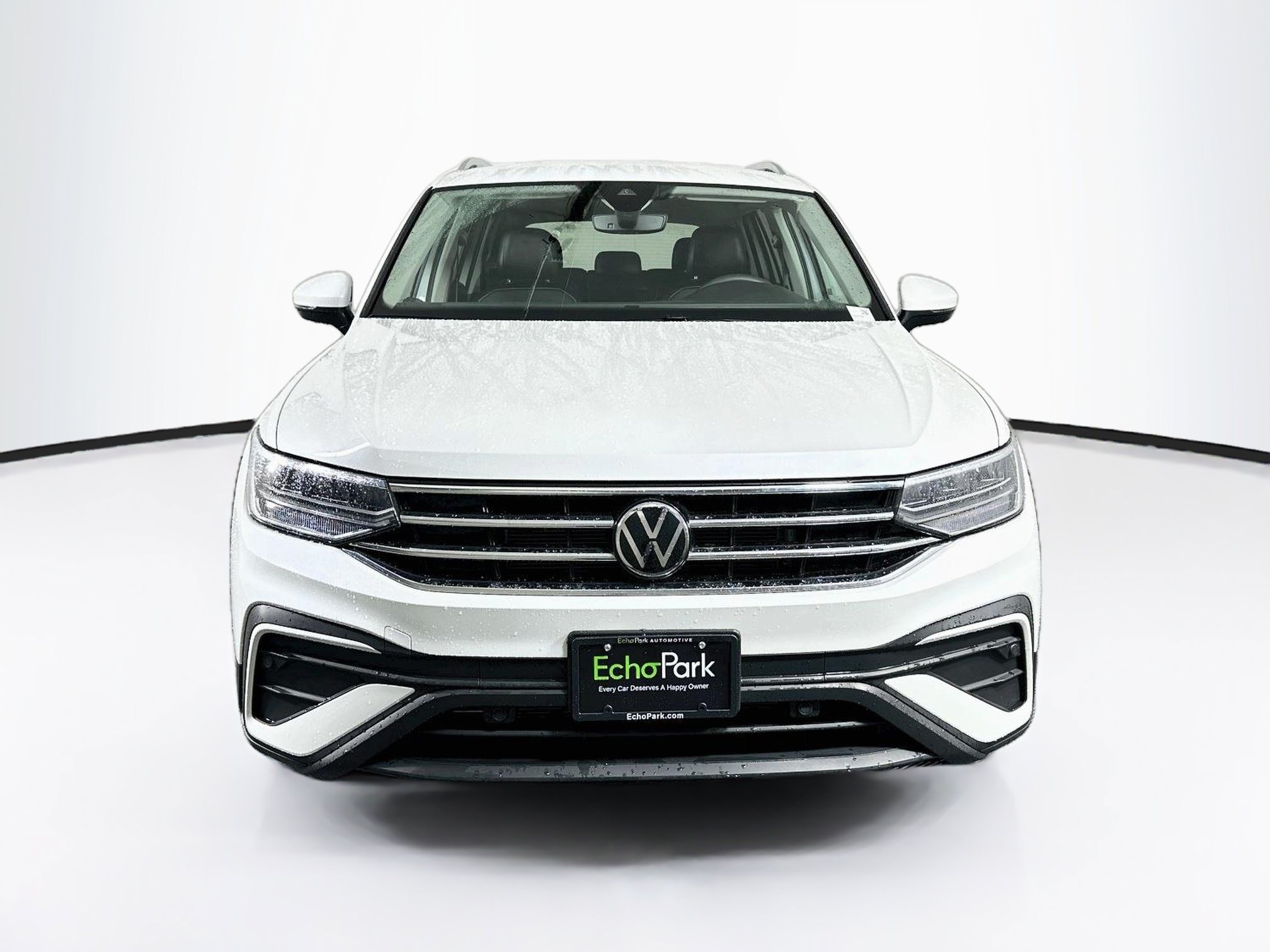 Used 2023 Volkswagen Tiguan SE FWD image 2