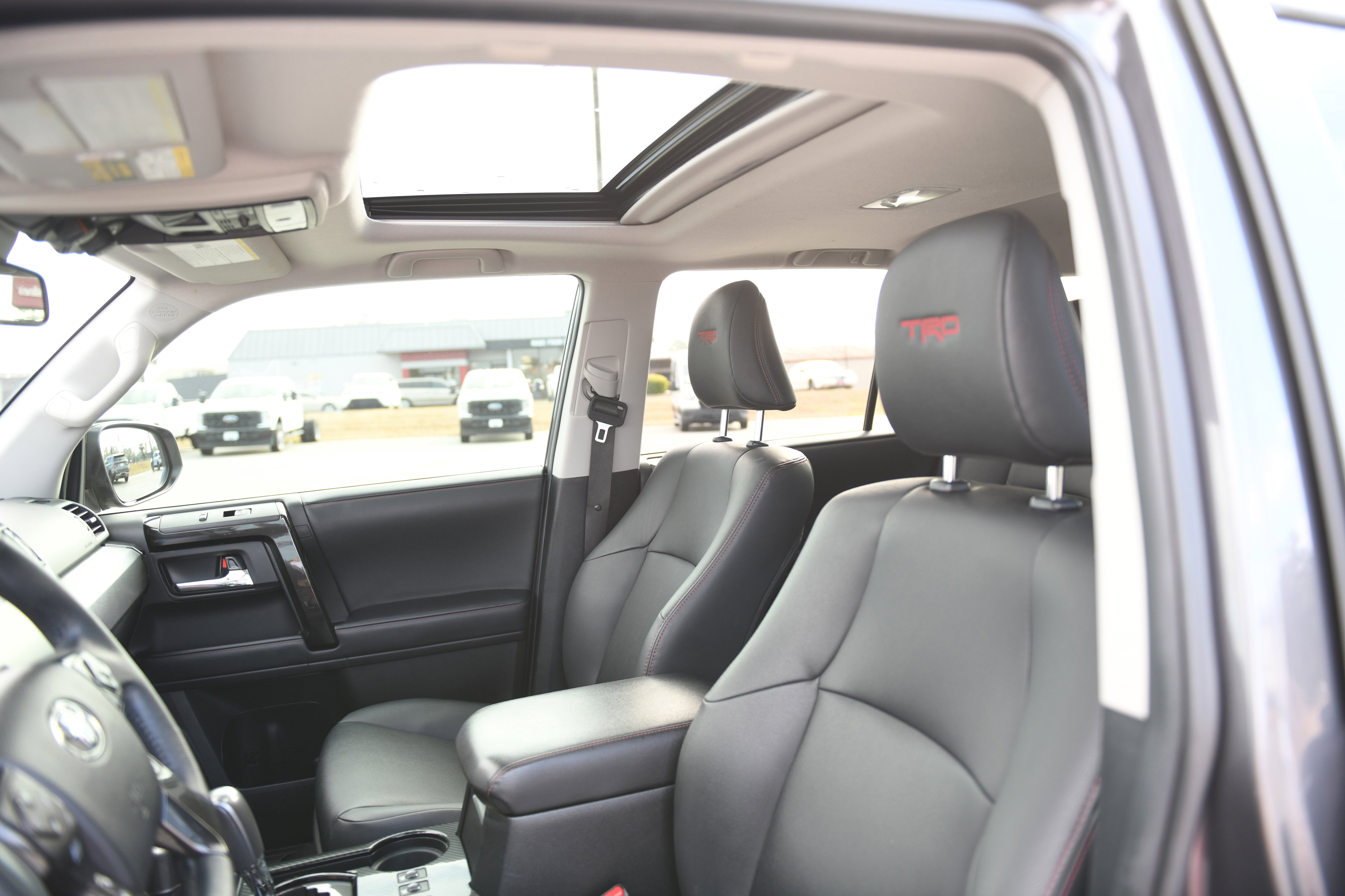 Used 2021 Toyota 4Runner Venture w/ Moonroof Package image 18