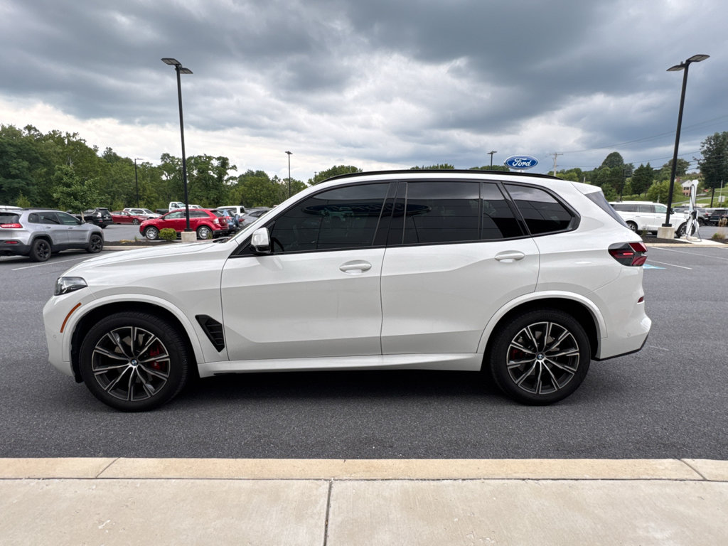 Used 2026 BMW X5 xDrive40i w/ M Sport Package AWD/4WD image 12