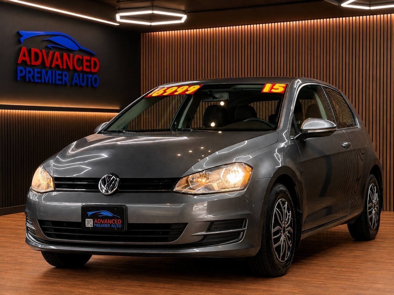 Used 2015 Volkswagen Golf S FWD image 1