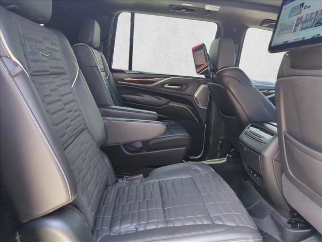Used 2023 Cadillac Escalade ESV Sport Platinum w/ LPO, ONYX Package AWD/4WD image 21