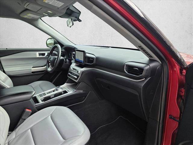 Used 2021 Ford Explorer XLT w/ Equipment Group 202A image 11