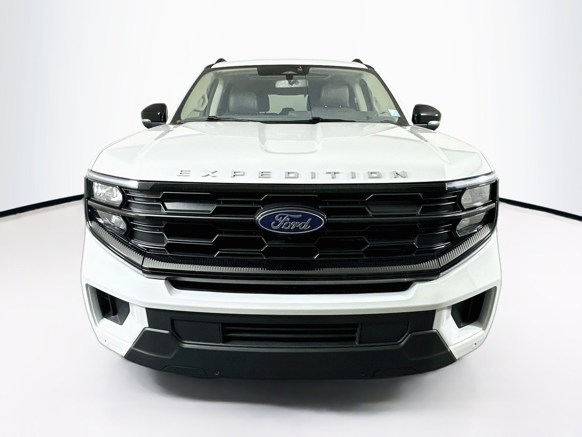 Used 2025 Ford Expedition Active AWD/4WD image 2