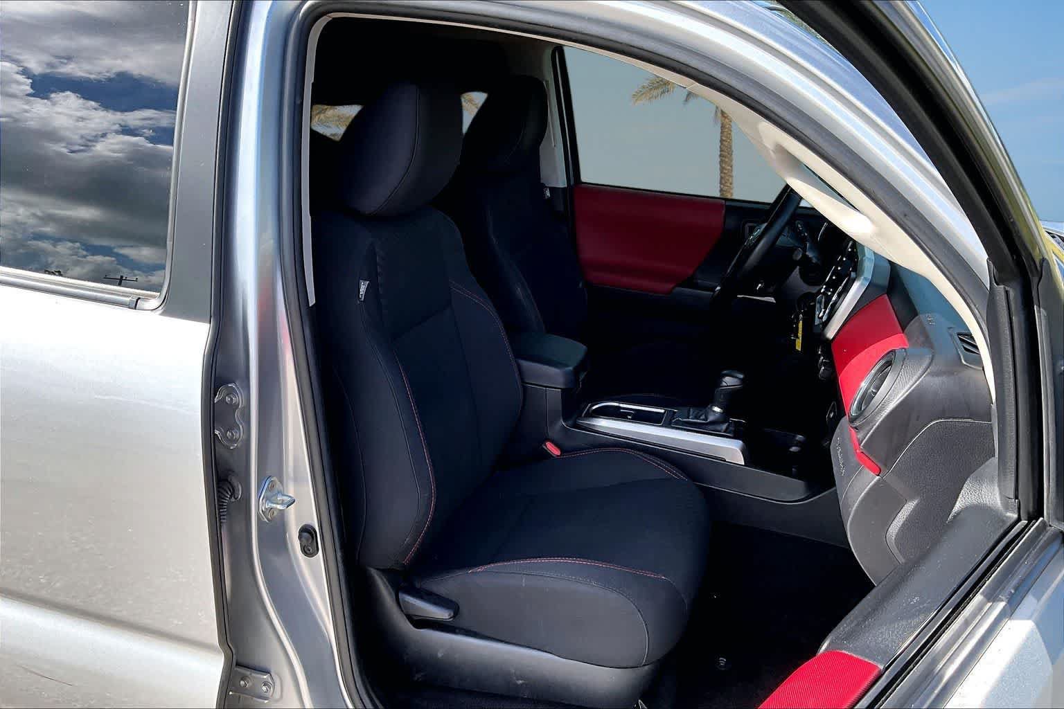 Used 2023 Toyota Tacoma SR5 RWD image 13
