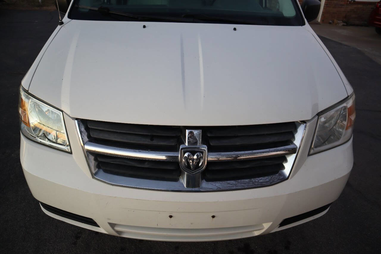 Used 2010 Dodge Grand Caravan SE w/ Climate Group image 17