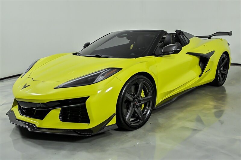Used 2024 Chevrolet Corvette Z06 w/ Z07 Performance Package RWD image 6