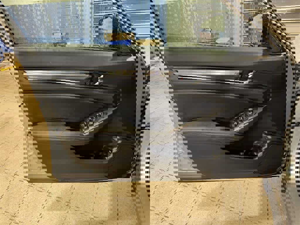 Used 2022 Honda Accord Sport image 29