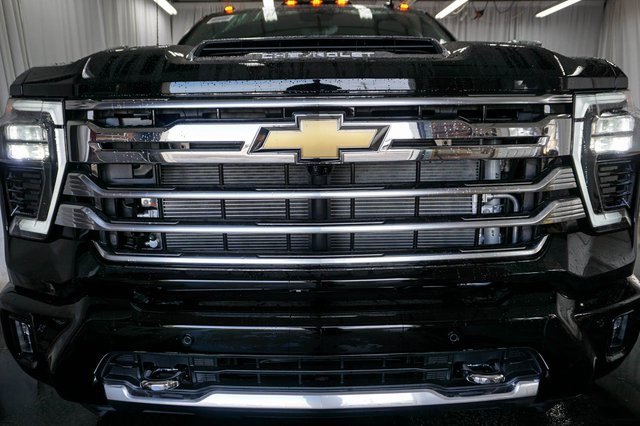 New 2026 Chevrolet Silverado 3500 High Country image 3
