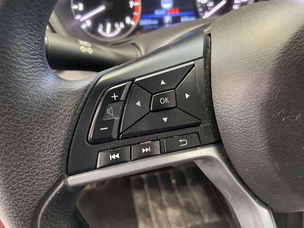 Used 2025 Nissan Altima 2.5 SV FWD image 18