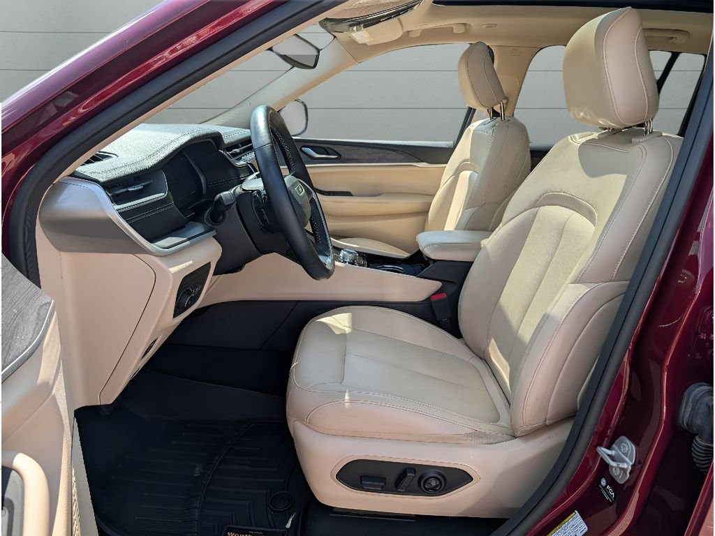 Used 2022 Jeep Grand Cherokee Limited image 17