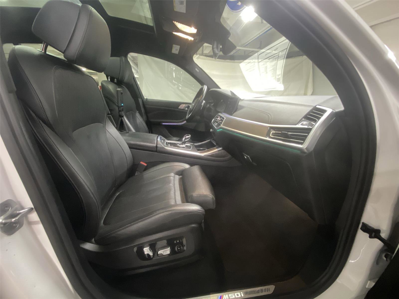 Used 2022 BMW X7 M50i AWD/4WD image 31