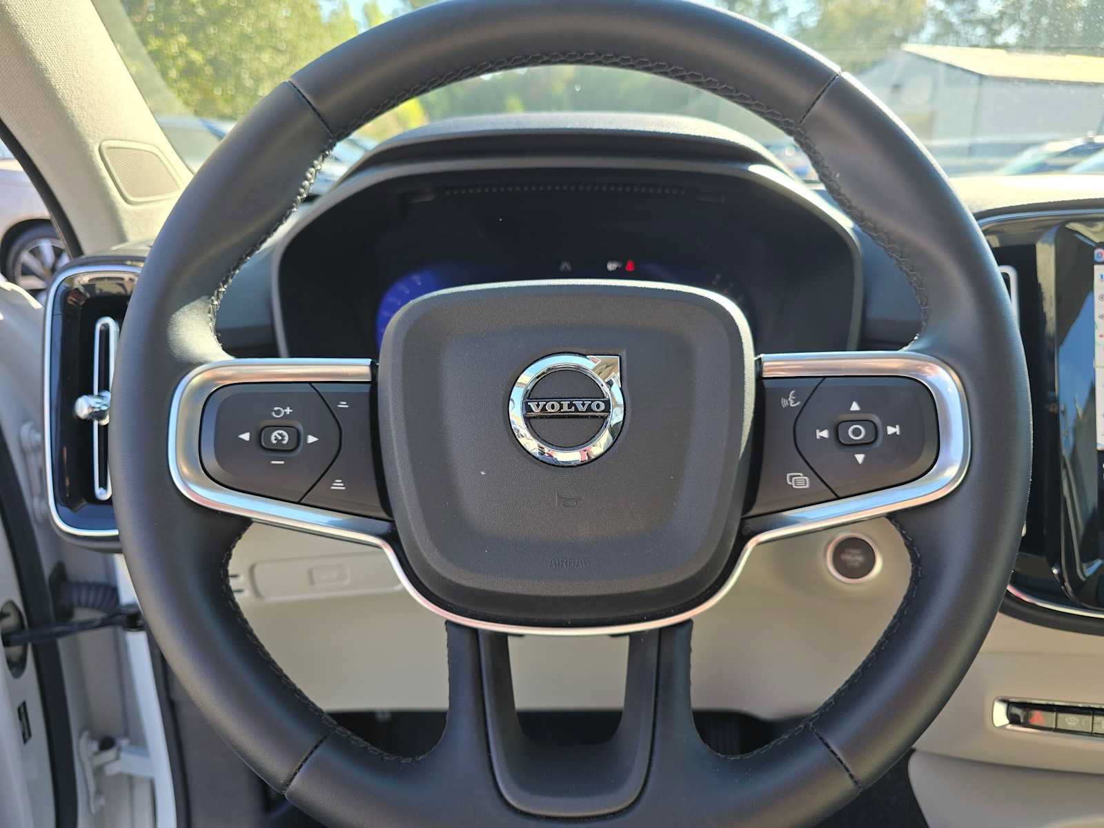 Certified 2026 Volvo XC40 B5 Plus AWD/4WD image 25