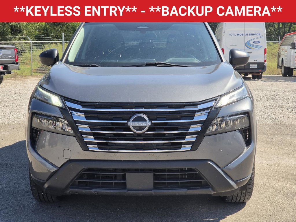 Used 2024 Nissan Rogue S FWD image 2