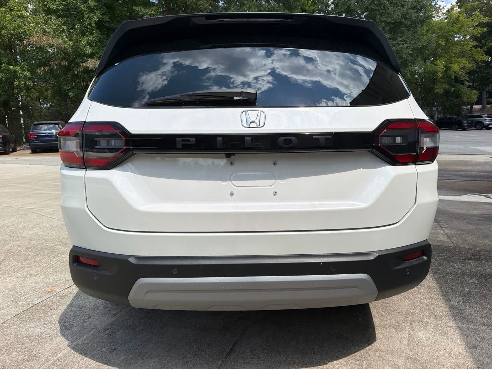 Certified 2025 Honda Pilot EX-L image 9