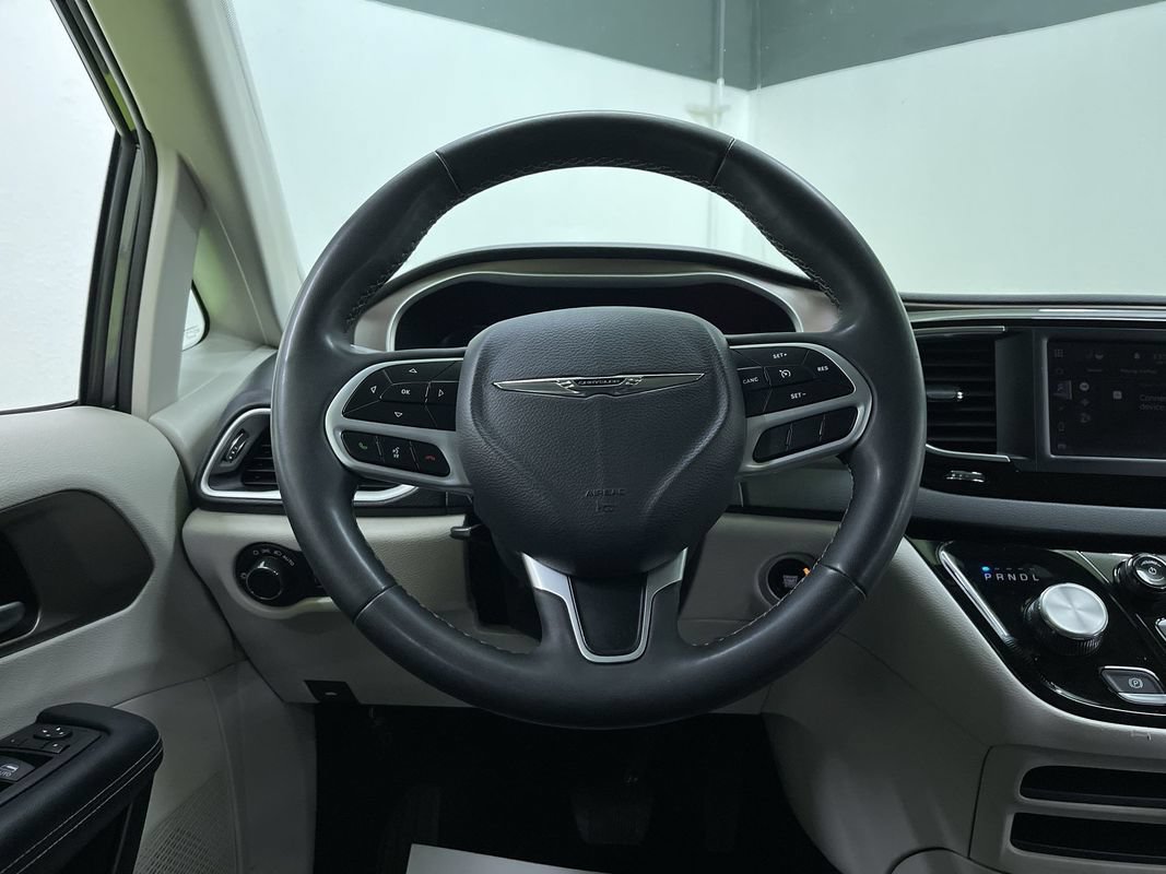 Used 2023 Chrysler Voyager LX FWD image 19