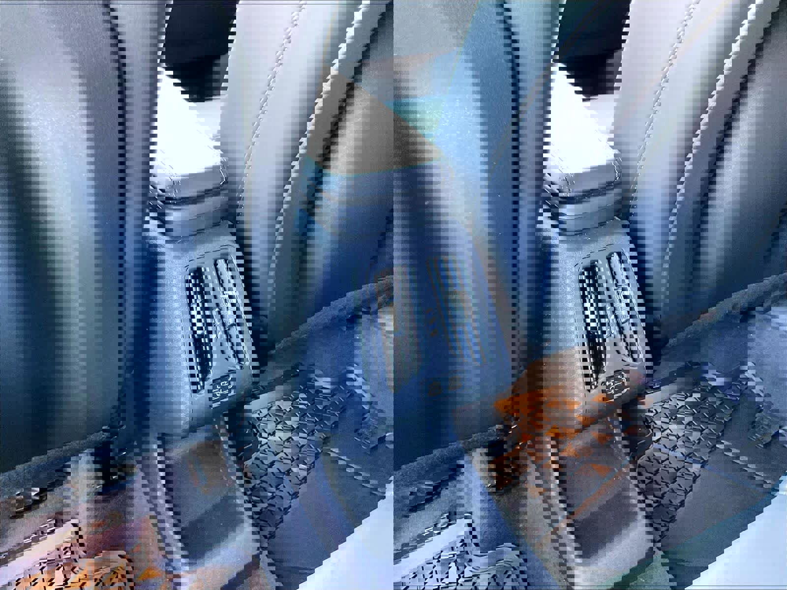 Used 2025 BMW X1 xDrive28i w/ Convenience Package image 35