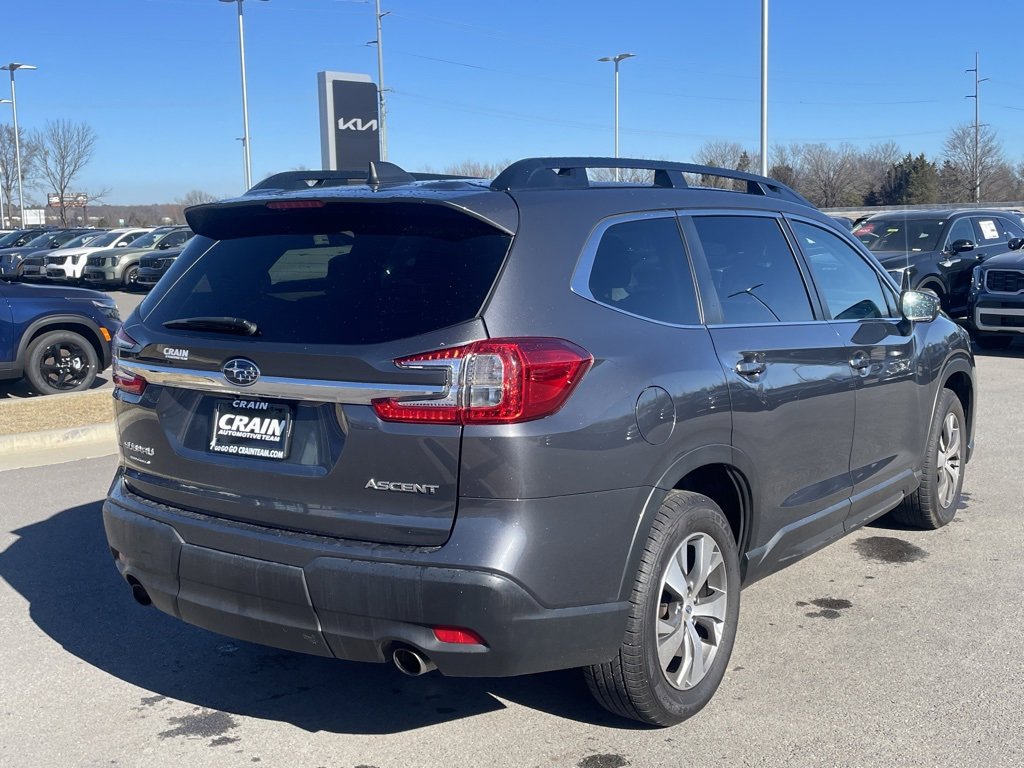 Used 2023 Subaru Ascent Premium image 7