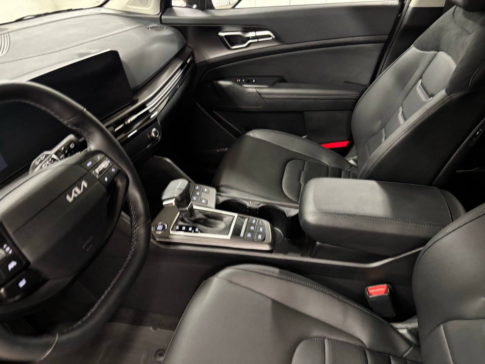 Used 2026 Kia Sportage SX FWD image 17