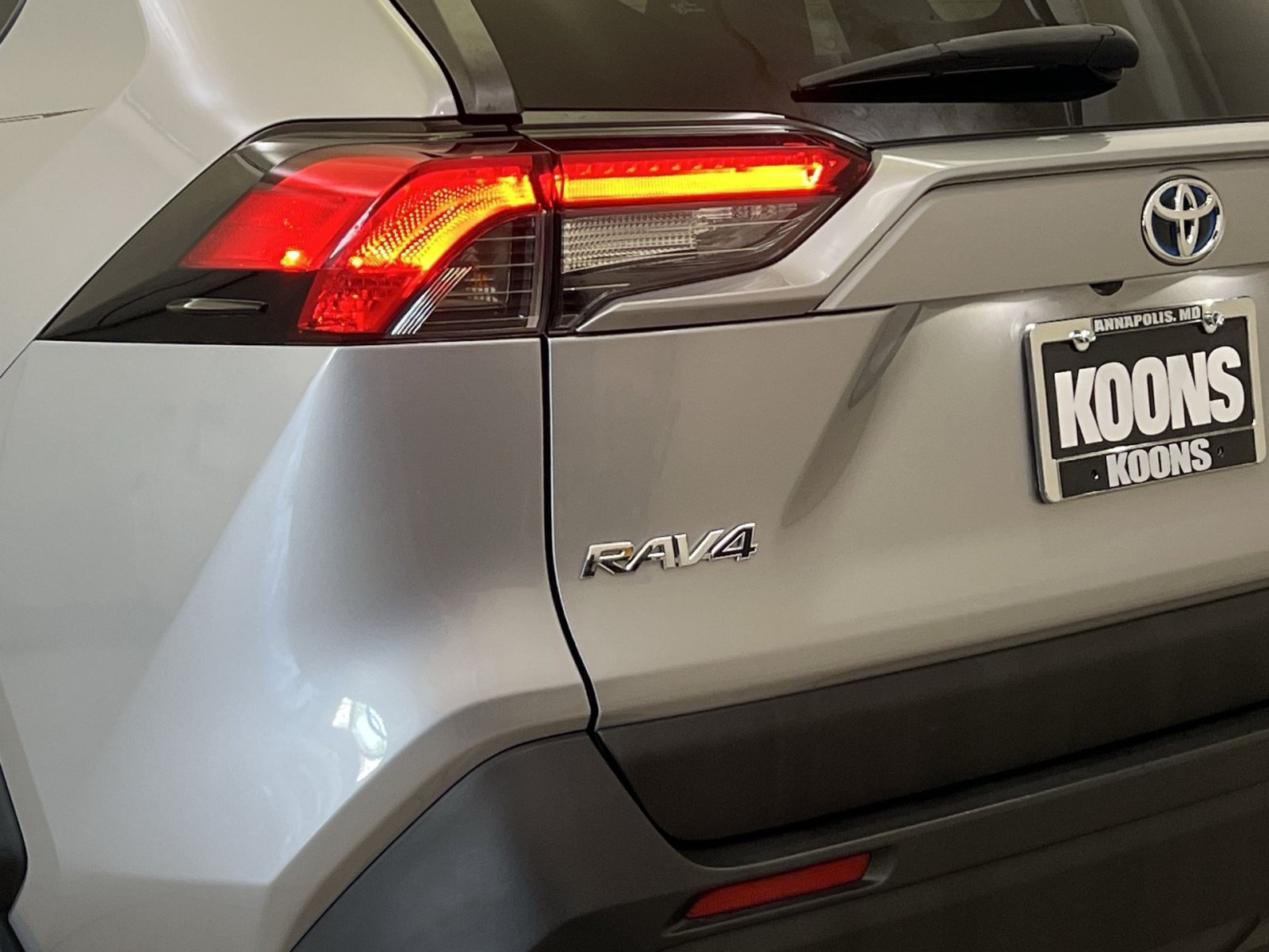 Used 2020 Toyota RAV4 LE w/ All Weather Liner Package AWD/4WD image 28