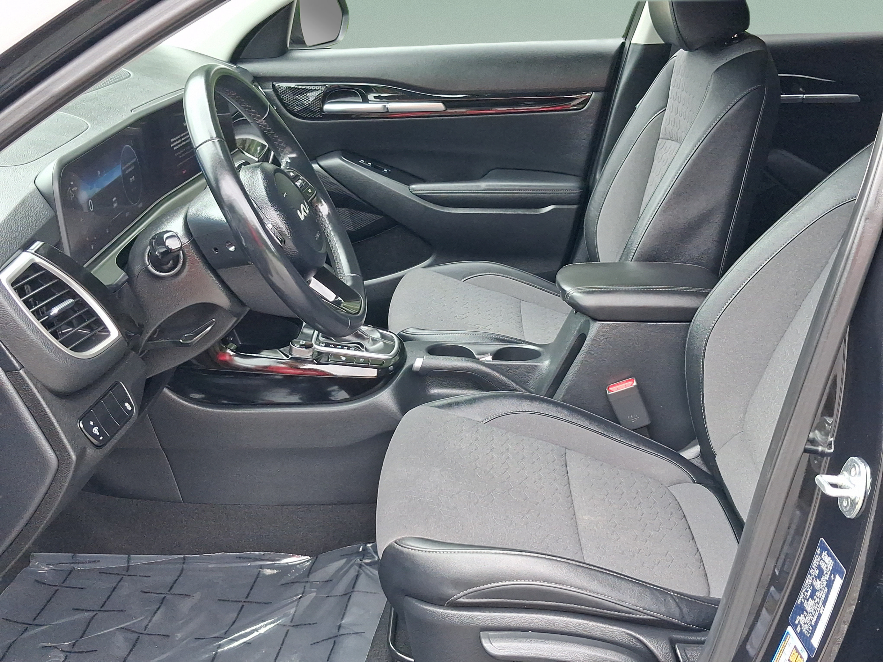 Used 2024 Kia Seltos X-Line AWD/4WD image 40