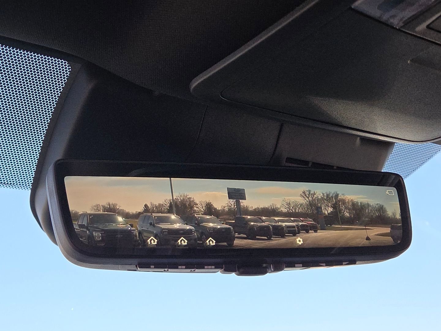 Used 2024 Toyota Tacoma Trailhunter image 40