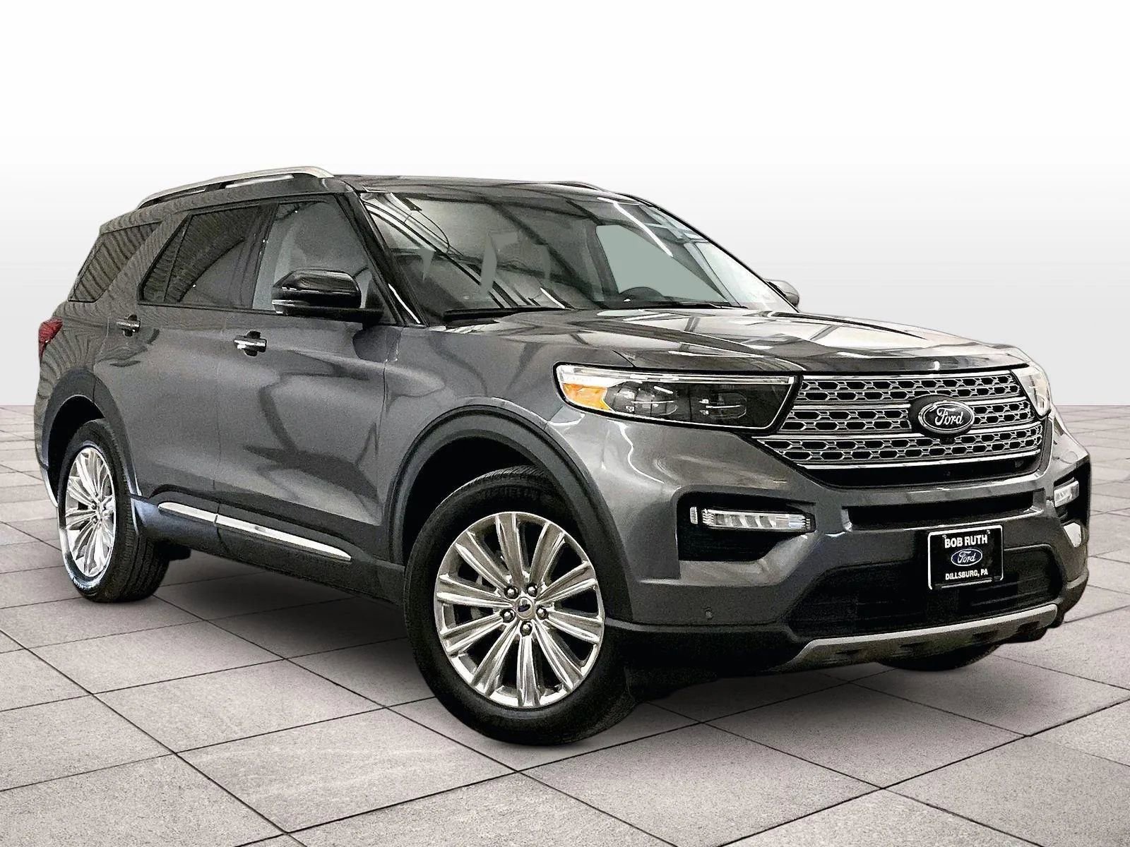 Used 2021 Ford Explorer Limited w/ Equipment Group 301A AWD/4WD image 2