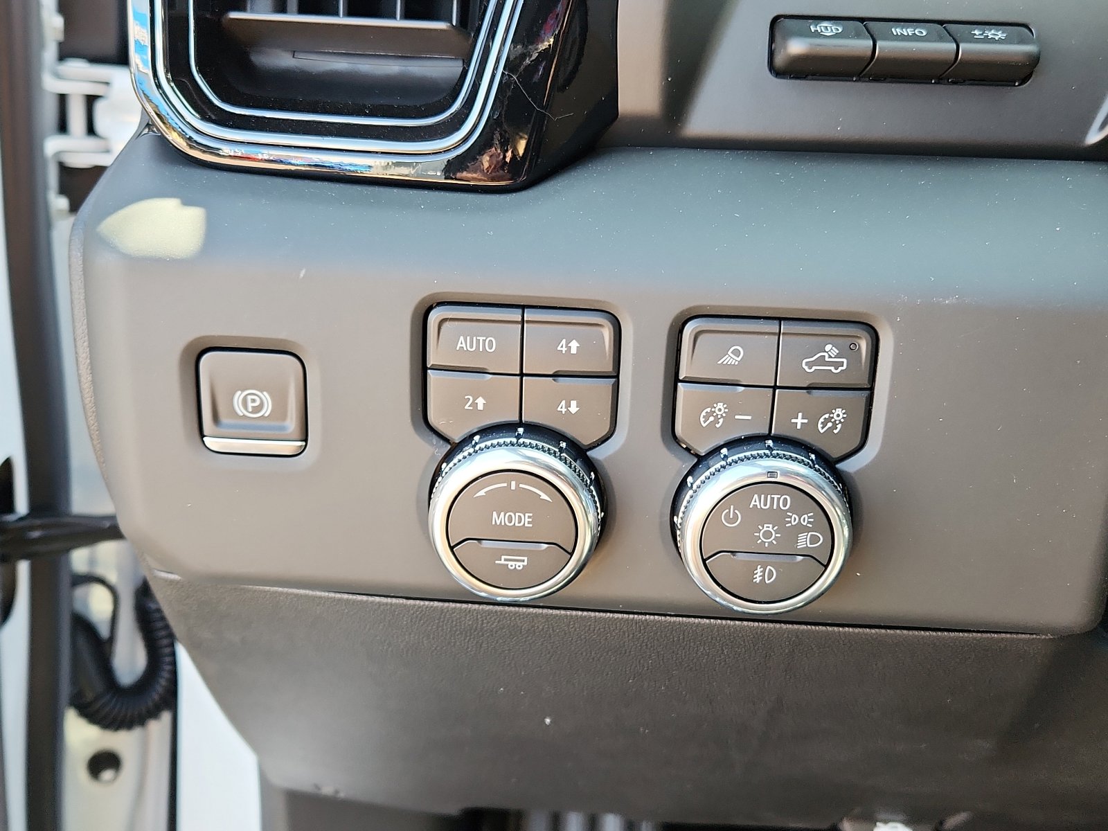 New 2026 GMC Sierra 1500 AT4 w/ AT4 Premium Package image 18