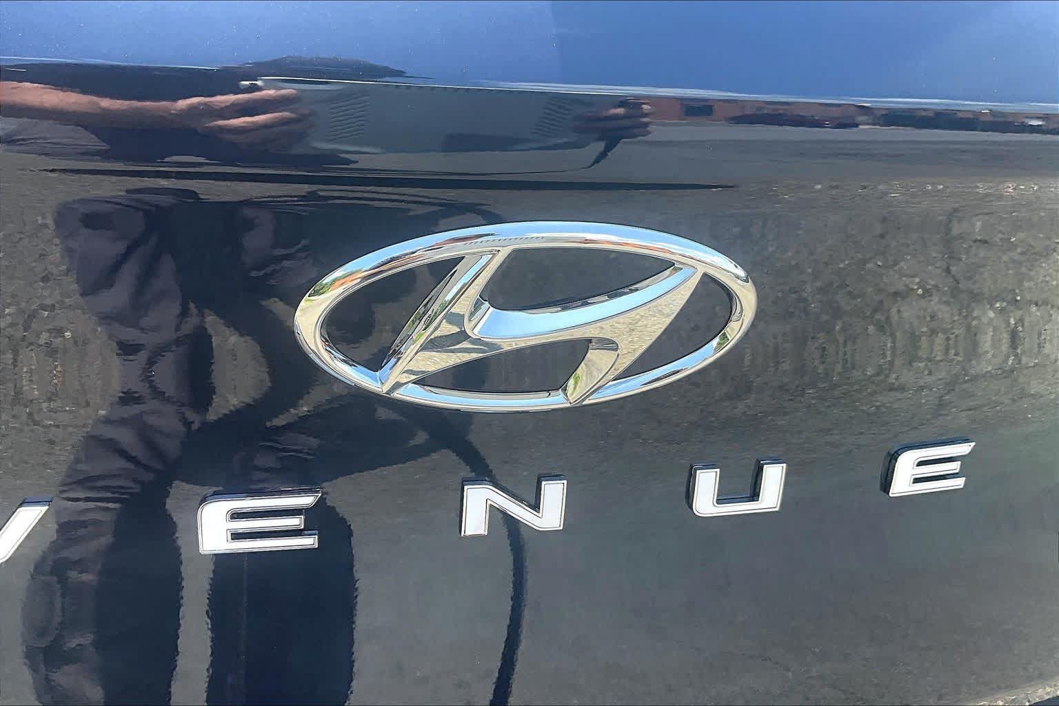 New 2026 Hyundai Venue SEL FWD image 8