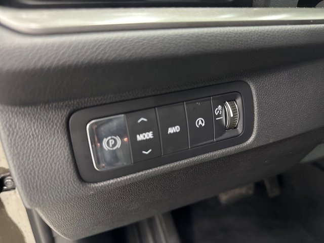 Used 2024 Chevrolet Traverse LT w/ Trailering Package image 11