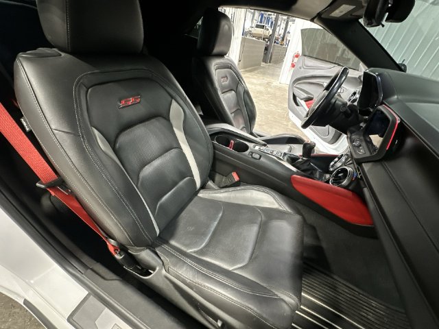 Used 2022 Chevrolet Camaro SS RWD image 32