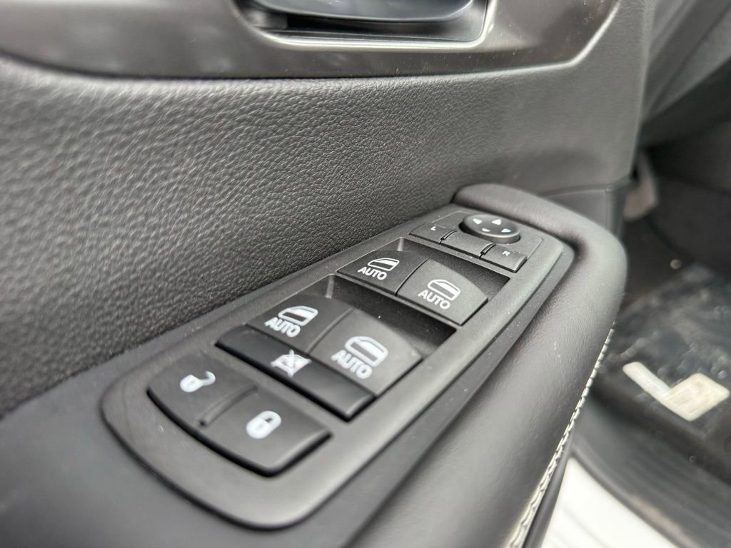 New 2026 Chrysler Pacifica Select image 17