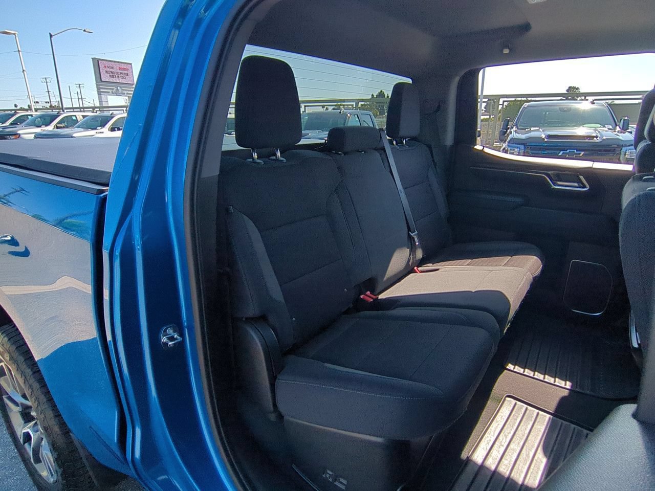 Used 2023 Chevrolet Silverado 1500 RST w/ Z71 Off-Road Package AWD/4WD image 26