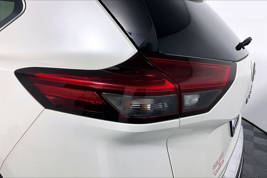 Used 2023 Nissan Rogue Platinum FWD image 29