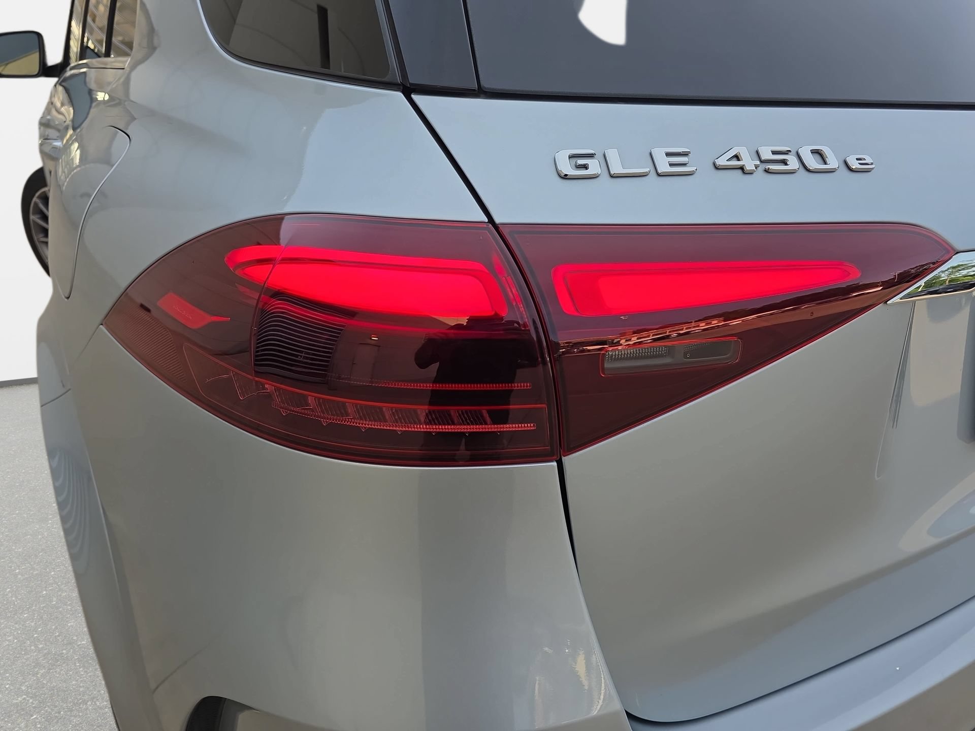 Certified 2024 Mercedes-Benz GLE 450e 4MATIC image 32