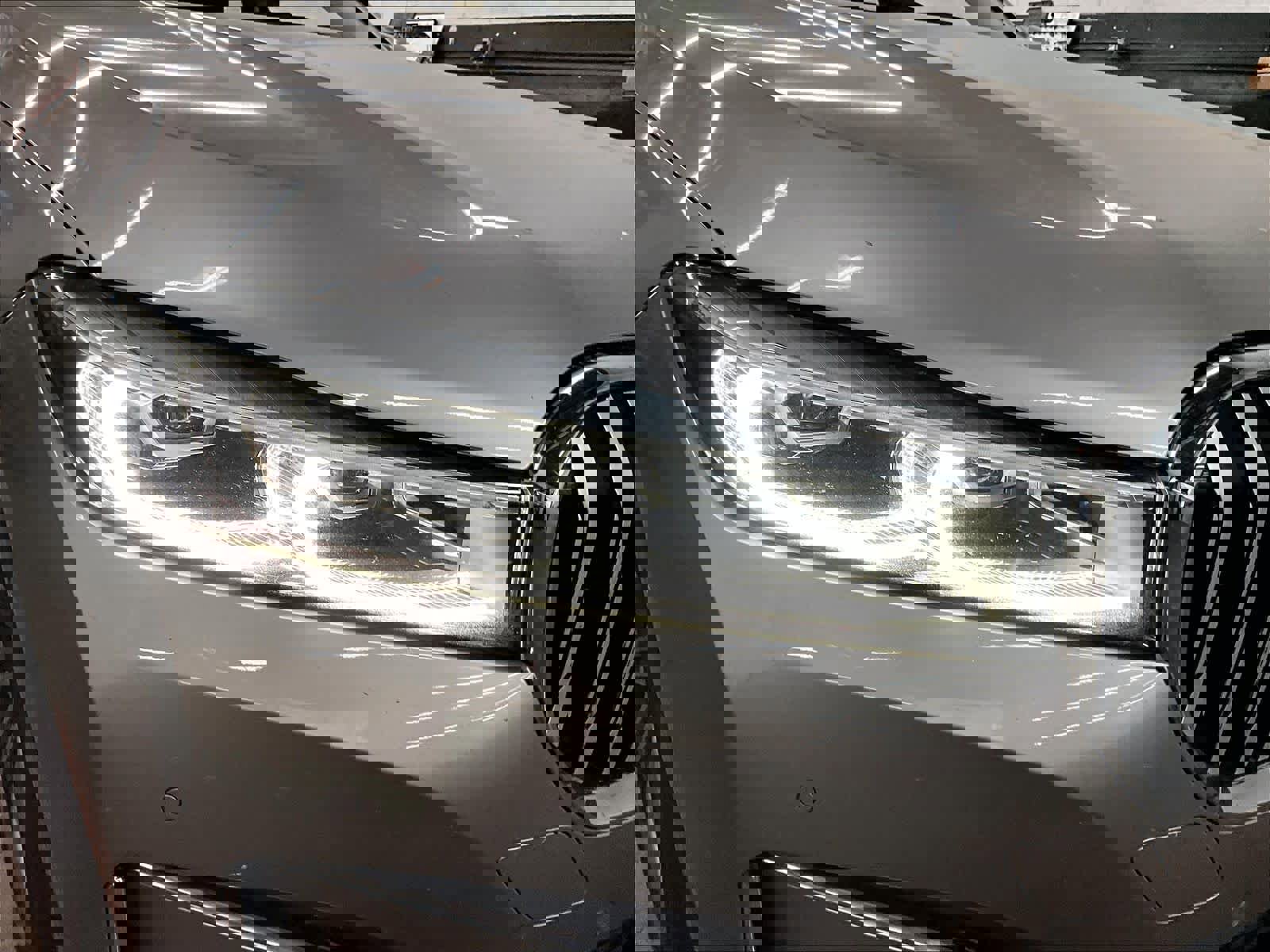 Used 2022 BMW 740i w/ Premium Package image 29