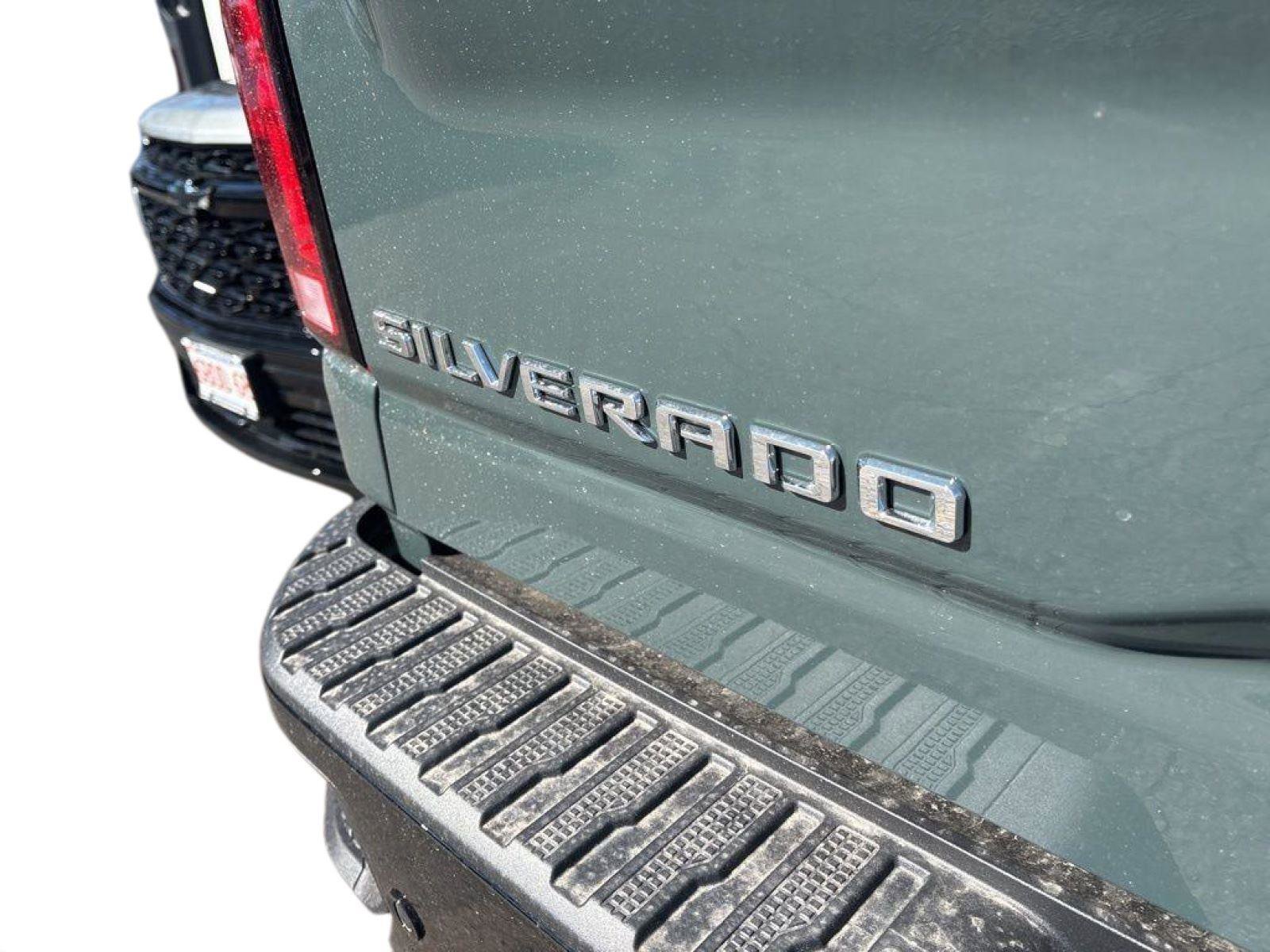 New 2026 Chevrolet Silverado 2500 ZR2 w/ LPO, Dark Essentials Package image 11