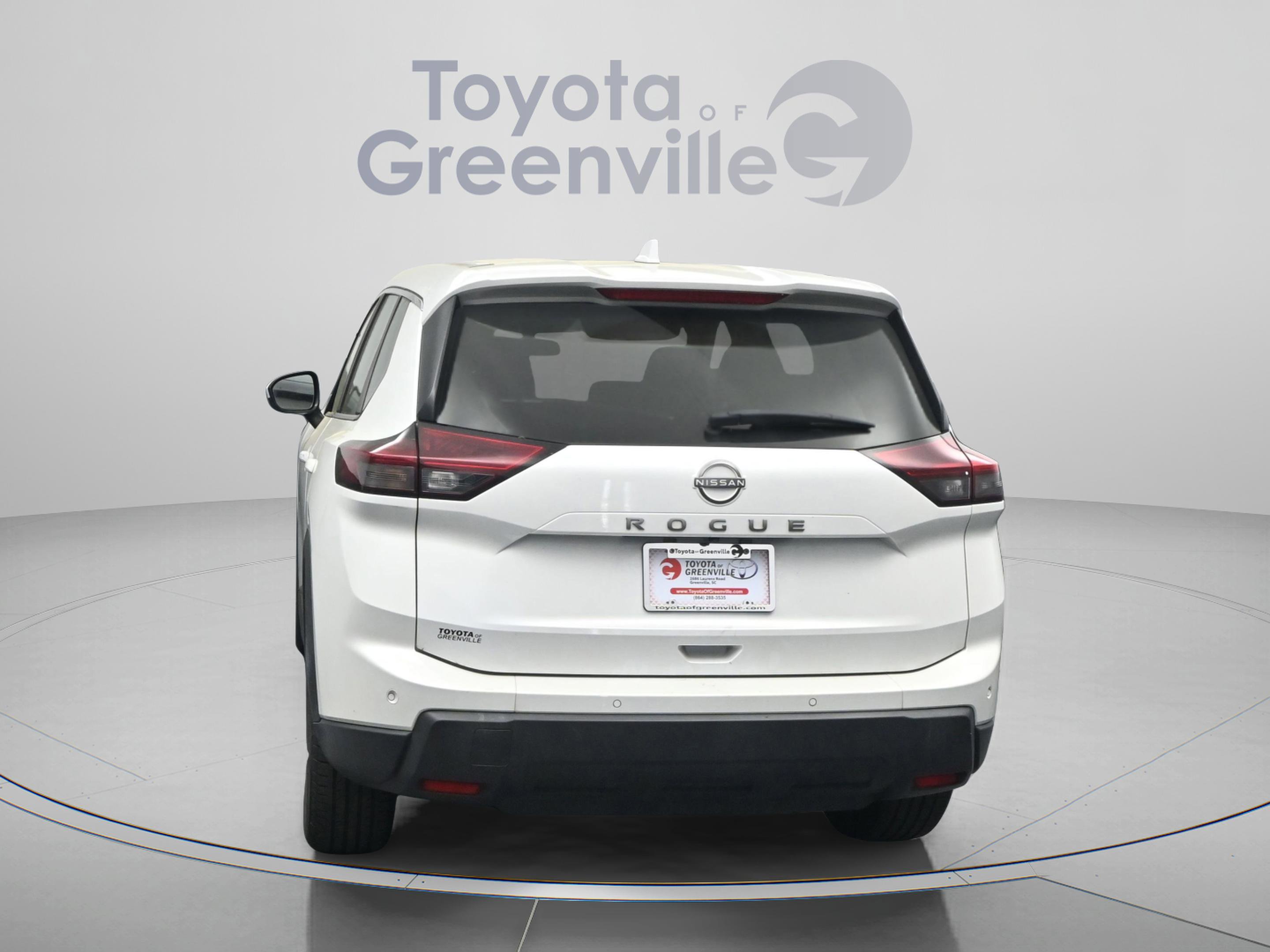 Used 2025 Nissan Rogue SV image 11
