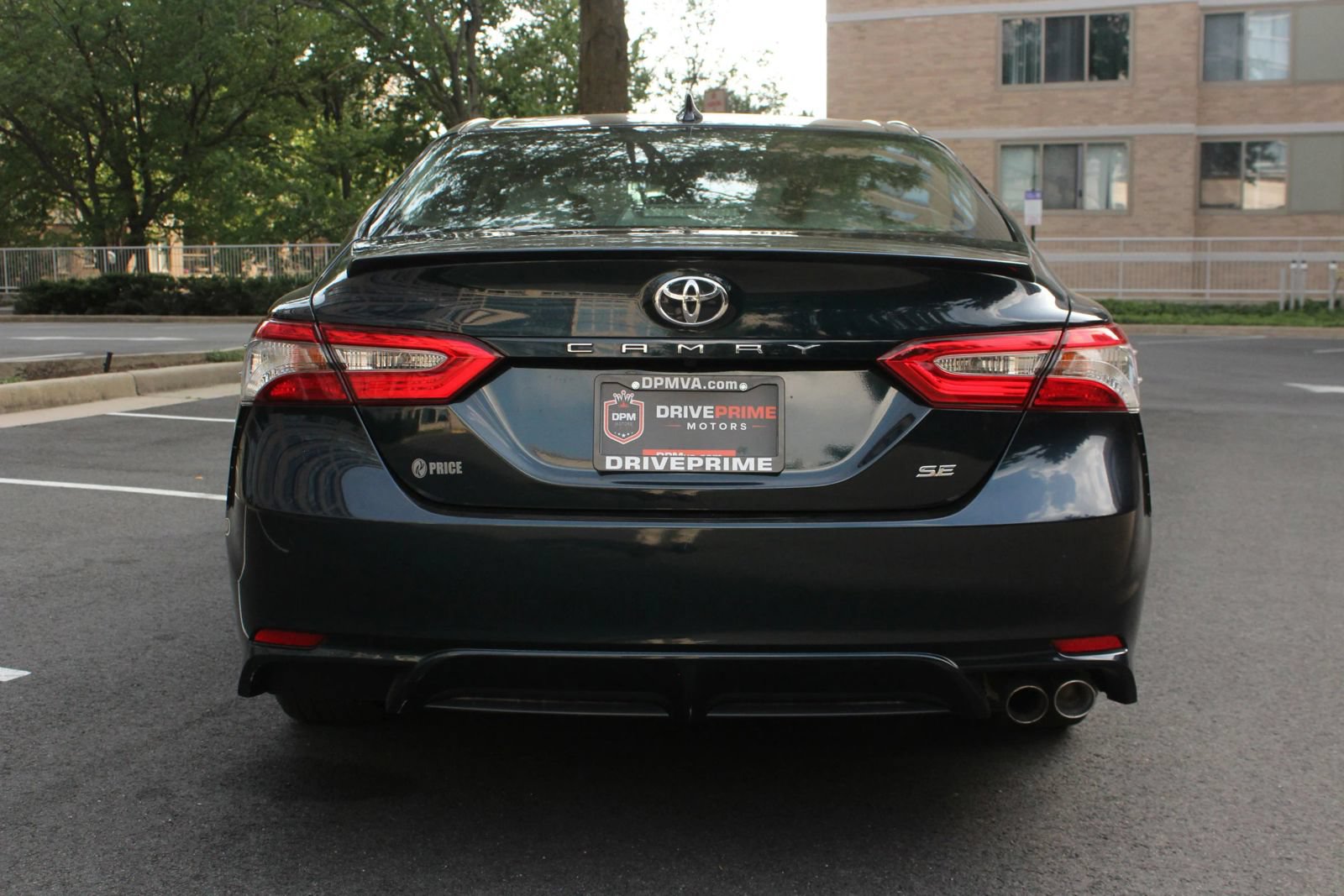 Used 2019 Toyota Camry SE FWD image 8