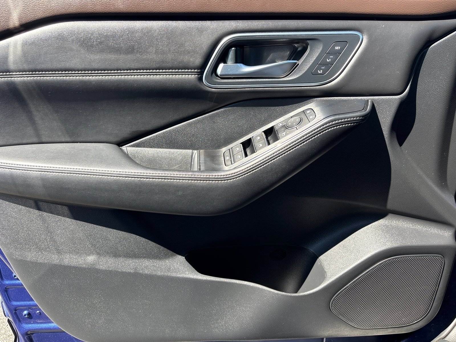 Used 2023 Nissan Rogue Platinum image 22