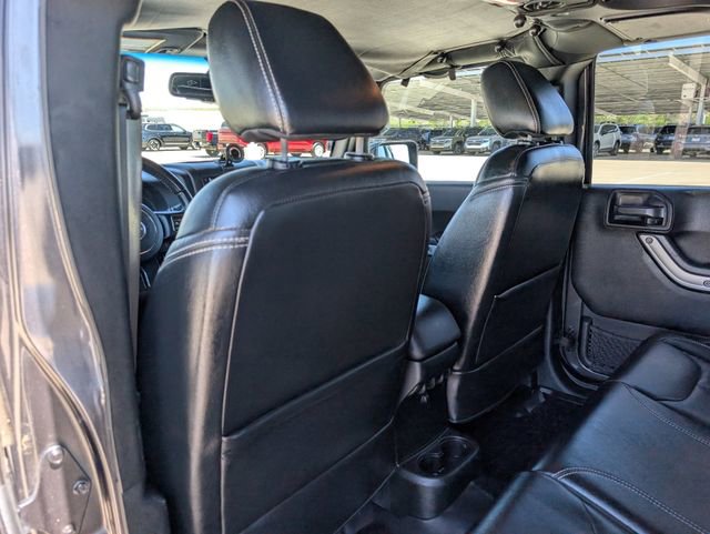 Used 2017 Jeep Wrangler Unlimited Sahara w/ Connectivity Group image 25