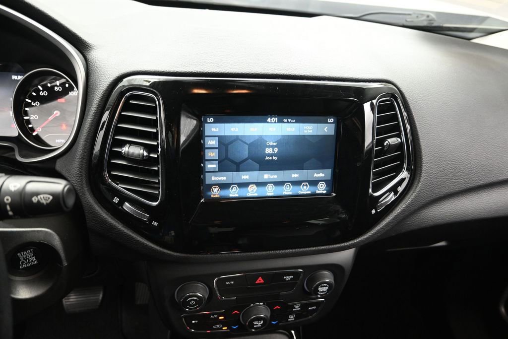 Used 2019 Jeep Compass Latitude FWD image 14