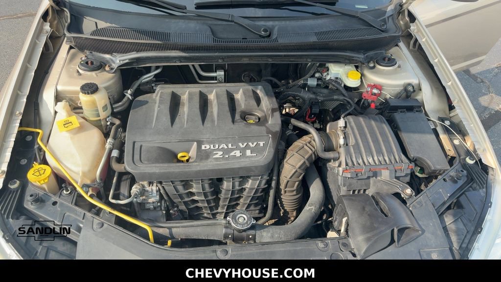 Used 2013 Chrysler 200 Touring FWD image 16