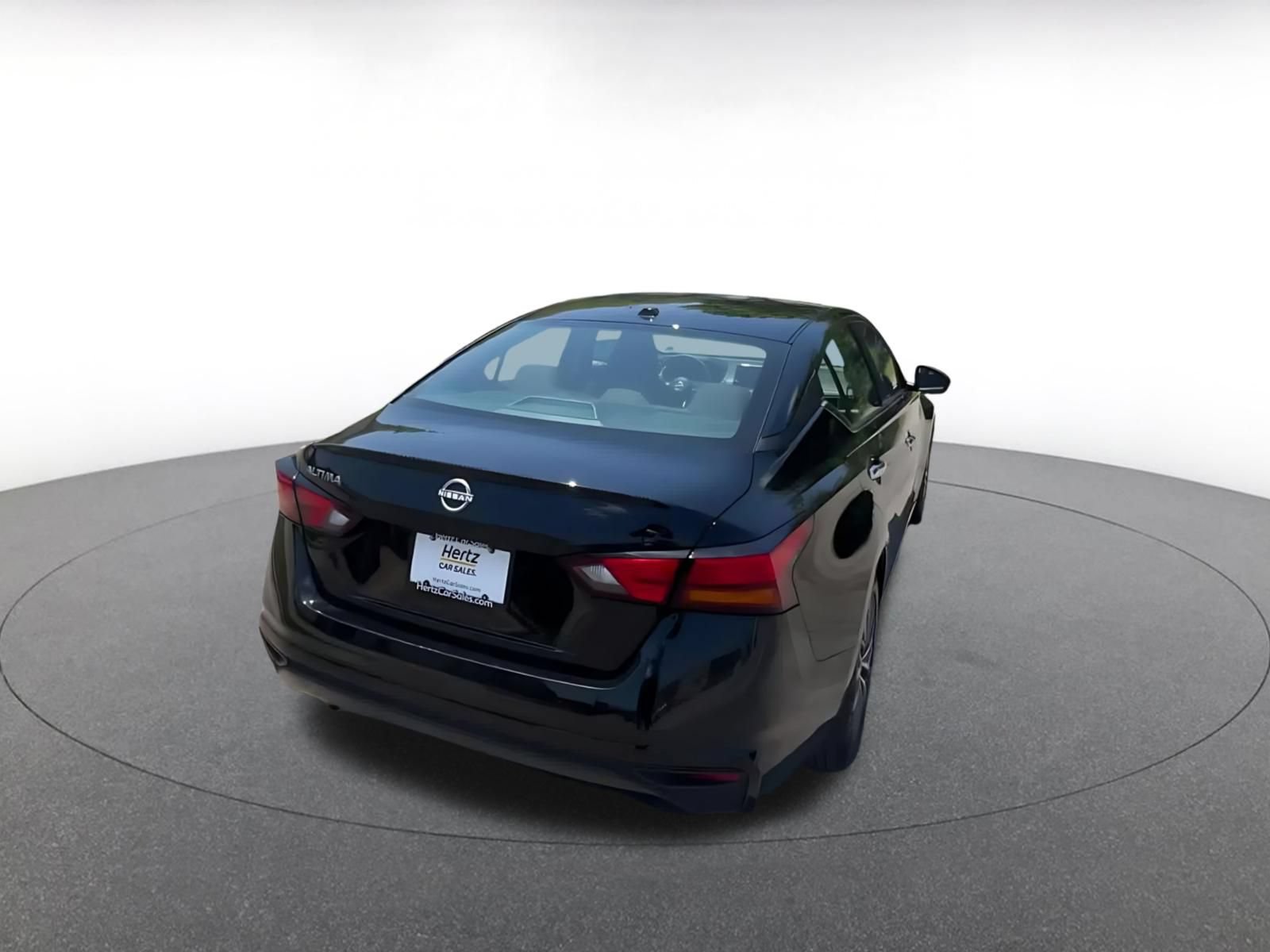 Used 2025 Nissan Altima 2.5 SV FWD image 14