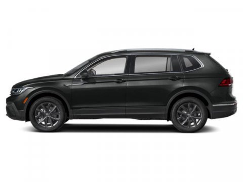 Used 2024 Volkswagen Tiguan SE image 3