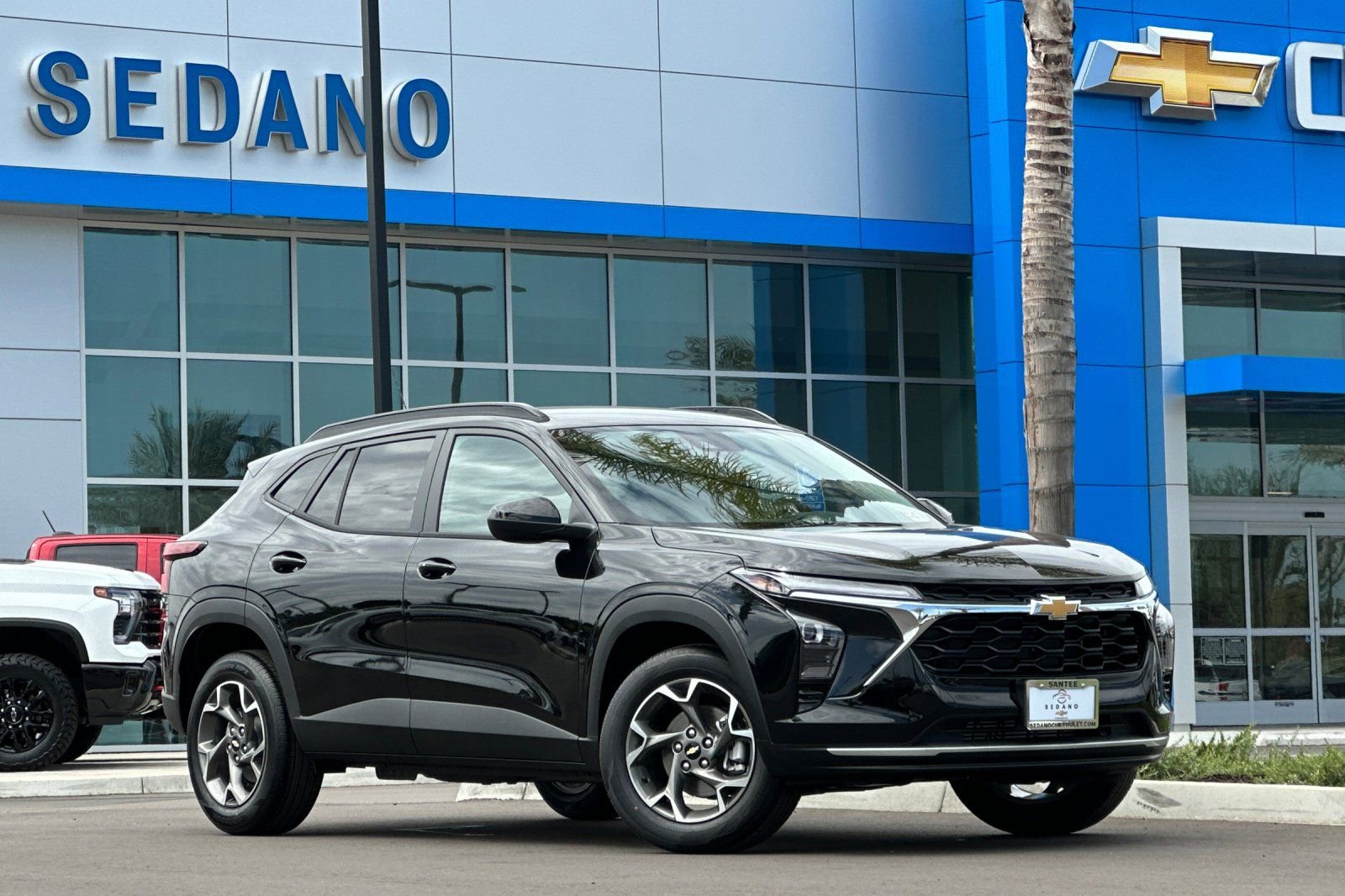 New 2026 Chevrolet Trax LT FWD image 2